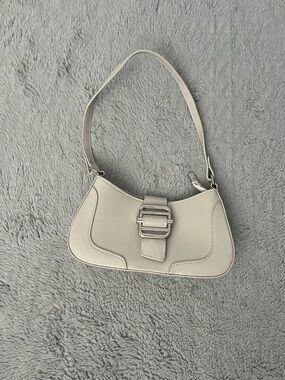 Minimalist Cream Shoulder Bag with Silver Buckle